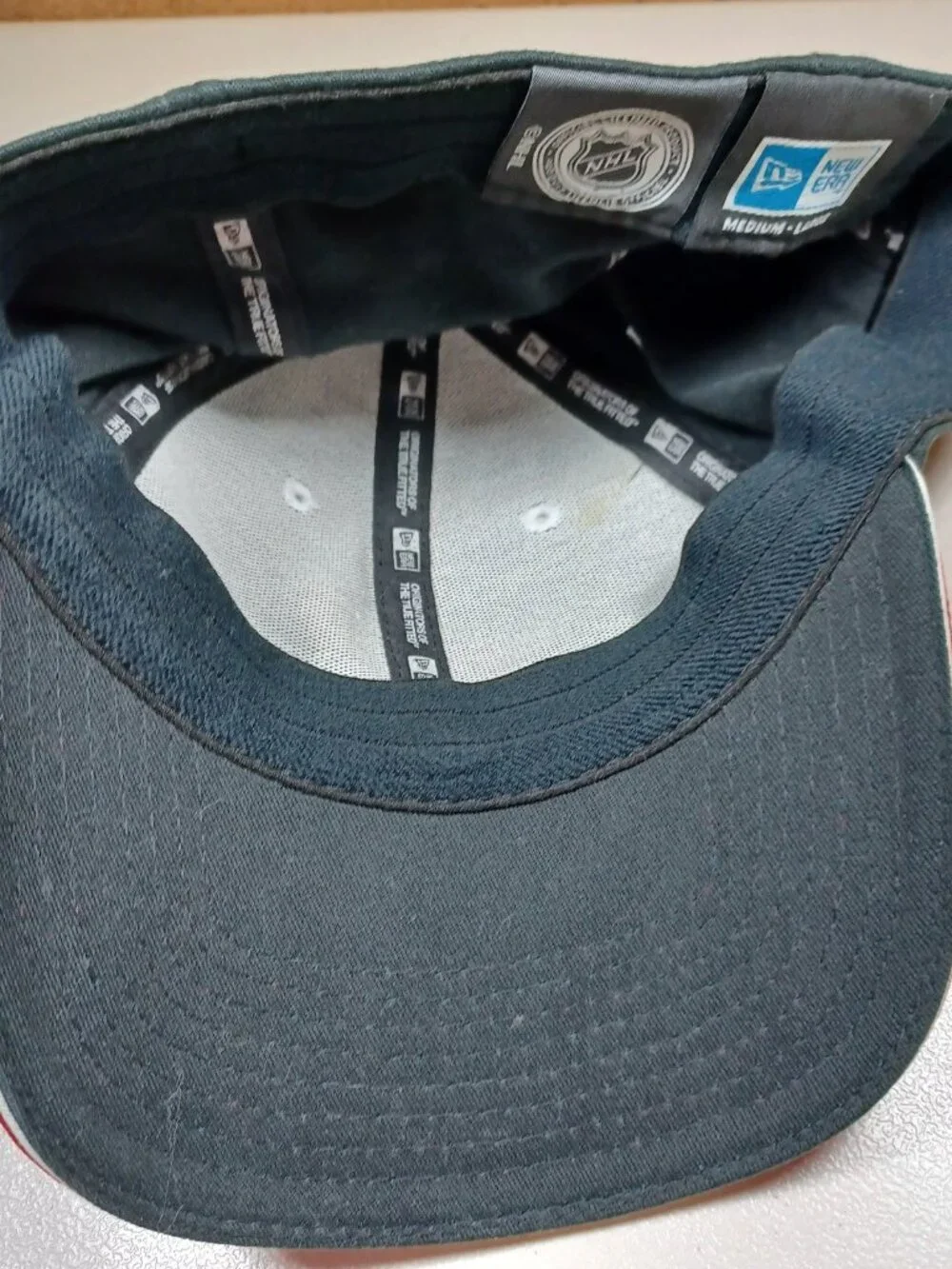 New Era mens Detroit Red Wings NHL Hockey hat M